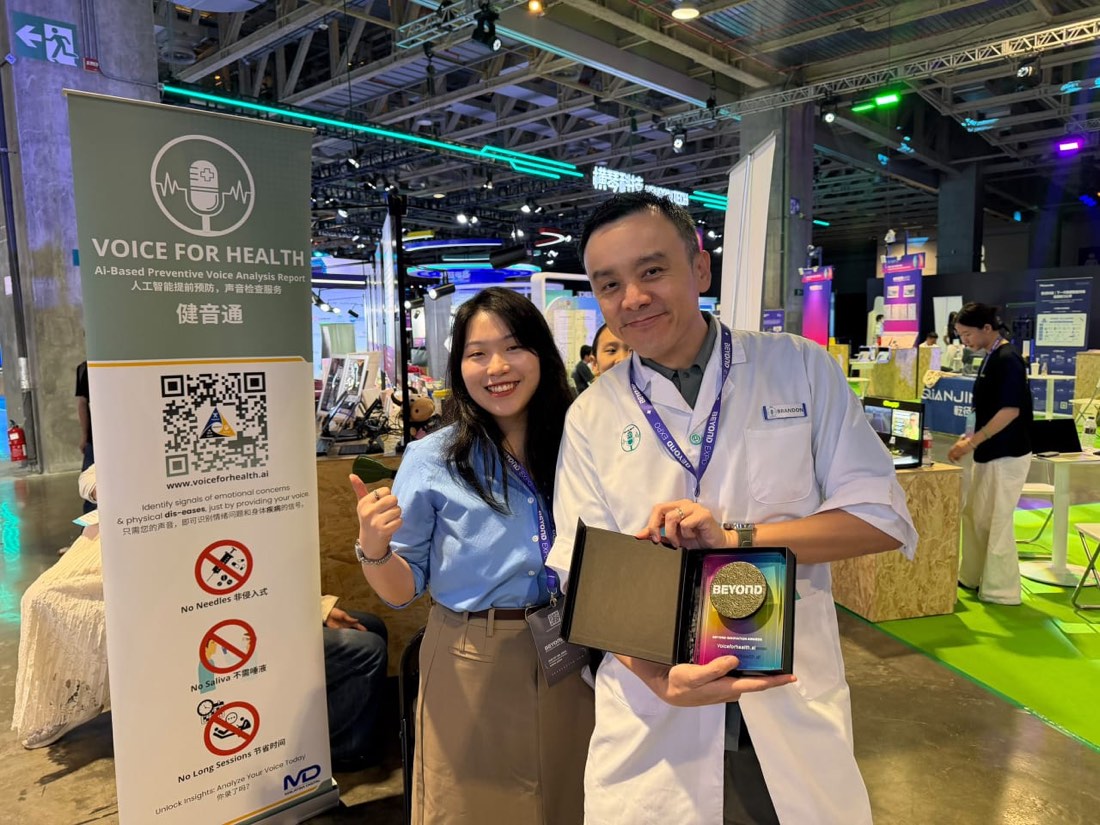 Healthi team receiving the BEYOND Innovation Award at BEYOND Expo 2026 in Macau